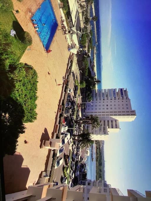 Spacieux Appartement Rose Front Mer Et Piscine Росас Экстерьер фото