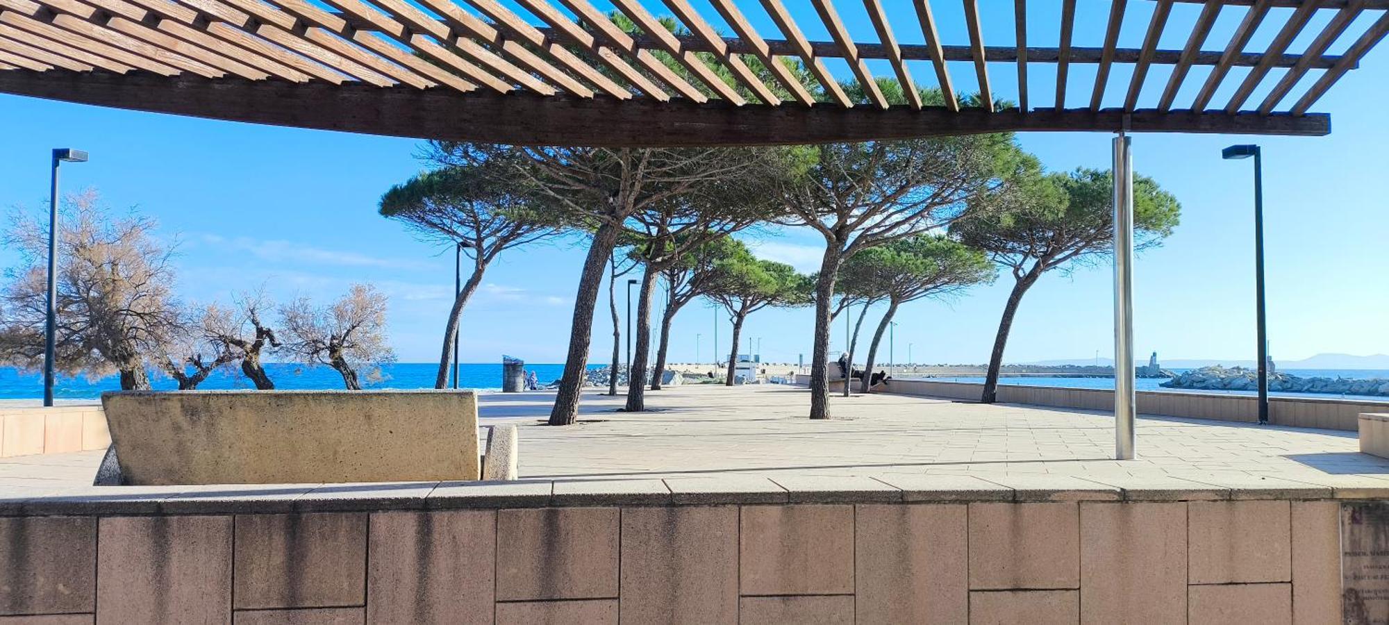Spacieux Appartement Rose Front Mer Et Piscine Росас Экстерьер фото